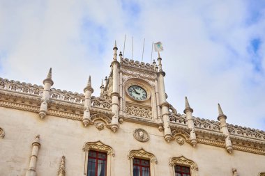 Lisboa, Portekiz-Aralık 12, 2018: Rossio tren istasyonunun girişi