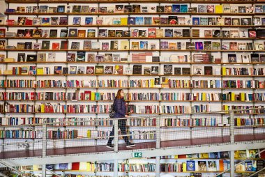 Lizbon, Portekiz-12 Aralık 2018-Bookshop 