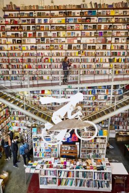 Lizbon, Portekiz-12 Aralık 2018-Bookshop 