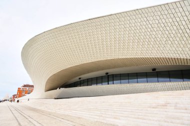 Lizbon, Portekiz-12 Aralık, 2018: Maat girişi, Sanat Müzesi, Mimarlık ve teknoloji, Amanda Levete, dışa doğru organik Curvy şekiller ile bakıyor.
