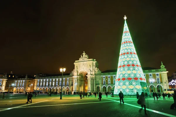 LISBON, PORTUGAL  December12, 2018: Christmas tree on Commerce square ( Praca do Comercio) at night in Lisbon, Portugal — Stock Photo, Image