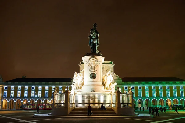 Lisabon, Portugalsko December12, 2018: Commerce Square (Praktia do Comercio) v noci v Lisabonu v Portugalsku — Stock fotografie
