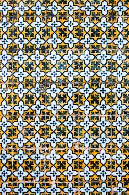 Geleneksel süslemeli Portekiz dekoratif renkli fayanslar azulejos. Soyut arkaplan. Türkçe biçiminde pürüzsüz renkli yama.