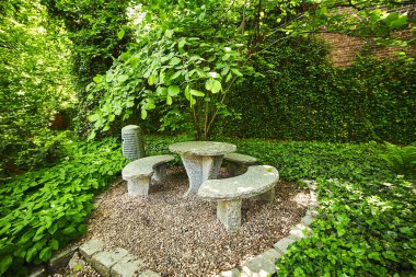 WROCLAW, POLAND - 11 Mayıs 2019: Wroclaw, Polonya 'daki Üniversitenin Botanik Bahçesi. Bahçe Katedral Adası 'nda (Ostrow Tumski) inşa edilmiştir..