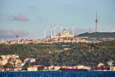 İstanbul 'daki CaMLICA MOSQUE Türkiye' nin en büyük camii.