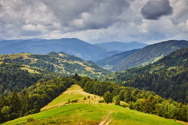 Synevyr Geçidi Nden Dağlara Kadar Olan Ukrayna Nın Transcarpathian Bölgesinin — Stok fotoğraf