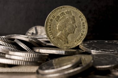 Bir İngiliz Sterlini atış kapatın