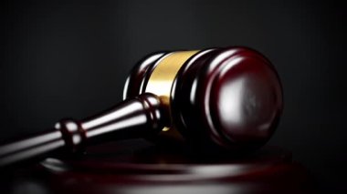 Gavel 'e vuruyorlar