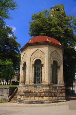 Biha (Bosna Hersek) - Müslüman mezarına giyerek türbe aradı. İki Türk savaşçıları muhtemelen orada toprağa verildi.