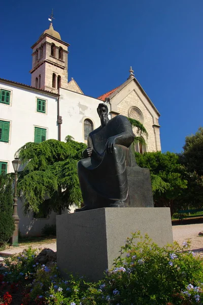 Croacia Sibenik Monumento Rey Croata Petar Kresimir Junto Iglesia Del —  Fotos de Stock