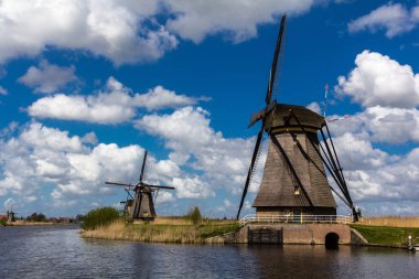 Doğal yel değirmenleri Roterdam Hollanda için kapalı