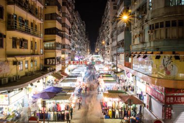 FA Yuen Sokak piyasasında Hong Kong şehir gece