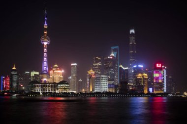 Shanghai cityscpae gece Çin'inci kule ile