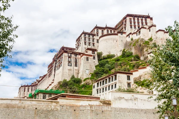 Величественный Дворец Потала Весной Лхасе Непал Тибет Китай — стоковое фото