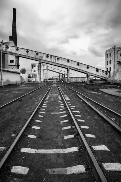 Complexo Industrial Ferroviário Abandonado Com Sua Paisagem Assombrada — Fotografia de Stock