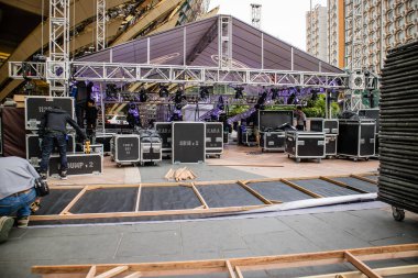 Müzik canlı konser sahne hazırlık ve yükleme ile