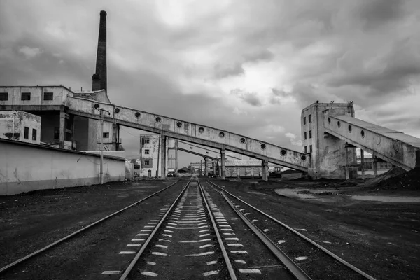 Complexo Industrial Ferroviário Abandonado Com Sua Paisagem Assombrada — Fotografia de Stock