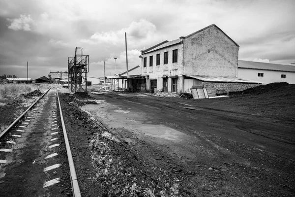 Complexo Industrial Ferroviário Abandonado Com Sua Paisagem Assombrada — Fotografia de Stock