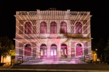Bina cephe ışık Festivali Chartres Fransa