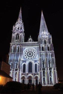 Bina cephe ışık Festivali Chartres Fransa