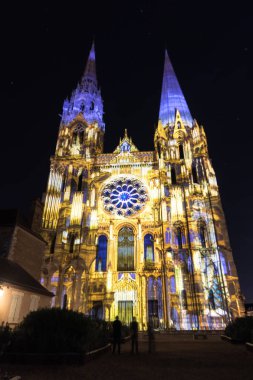 Bina cephe ışık Festivali Chartres Fransa