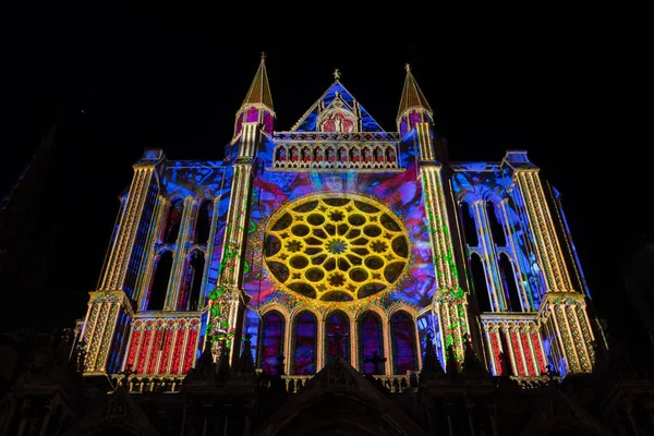 Bina cephe ışık Festivali Chartres Fransa