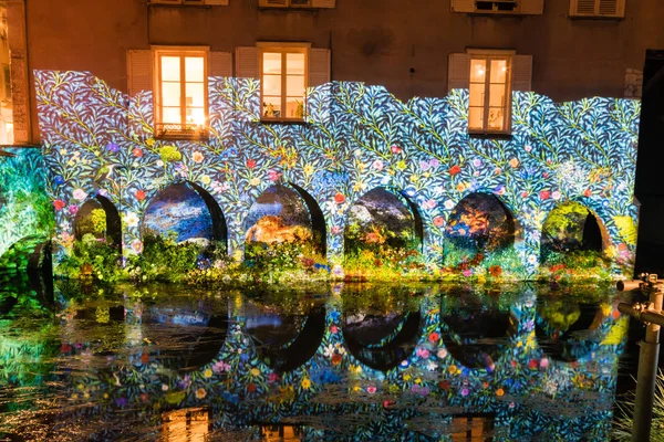 Bina cephe ışık Festivali Chartres Fransa