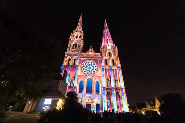 Bina cephe ışık Festivali Chartres Fransa