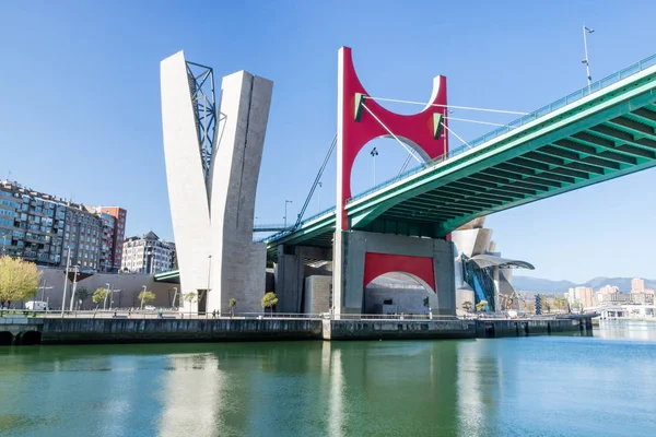 Bilbao City arkitektoniska och turistiska platser höjdpunkter — Stockfoto