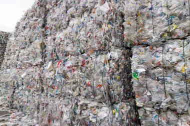Plastik geri dönüşüm merkezleri ve hammadde