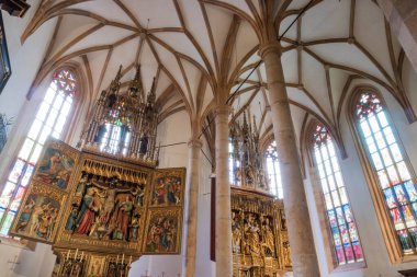 Hallstatt küçük kasaba Avusturya 'da göl kenarında kartpostal görüntüsü olarak