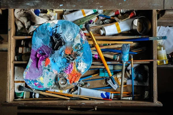 Palette Oil Paints Artist Box Art Tools Mess — Stock Photo, Image