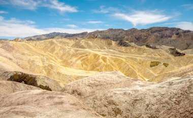 Eriyen volkanik kül ve alüvyon tepeleri, çorak topraklar, Zabriskie Point, Ölüm Vadisi Ulusal Parkı, Kaliforniya, Usa