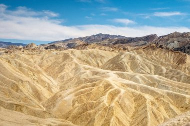Eriyen volkanik kül ve alüvyon tepeleri, çorak topraklar, Zabriskie Point, Ölüm Vadisi Ulusal Parkı, Kaliforniya, Usa