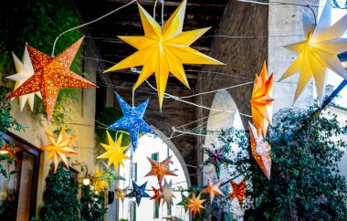 Noel ışıkları ve Noel süslemeleri