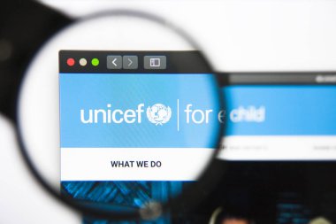 Los Angeles, Kaliforniya, ABD - 27 Aralık 2018: UNICEF Web sitesi ana. Unicef logosu görünür