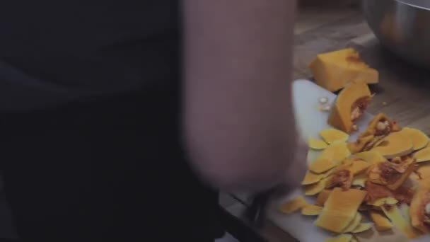 烹饪车间, 设置南瓜做饭, 滑块拍摄 — 图库视频影像