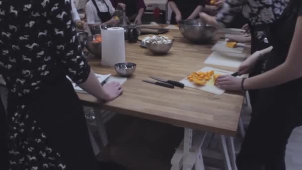 Cooking workshop, preparation of pumpkin, slider shot — Stock Video