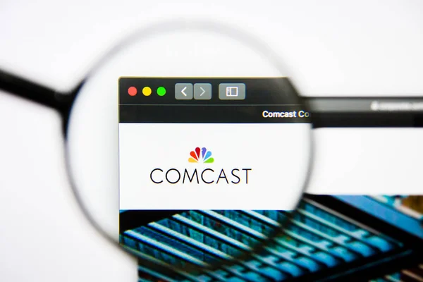 Los Ángeles, California, EE.UU. - 25 de enero de 2019: Página web de Comcast. Logotipo de Comcast visible en pantalla . — Foto de Stock