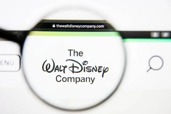 Los Ángeles, California, EE.UU. - 25 de enero de 2019: Página web de Walt Disney. Logotipo de Walt Disney visible en pantalla . — Foto de Stock