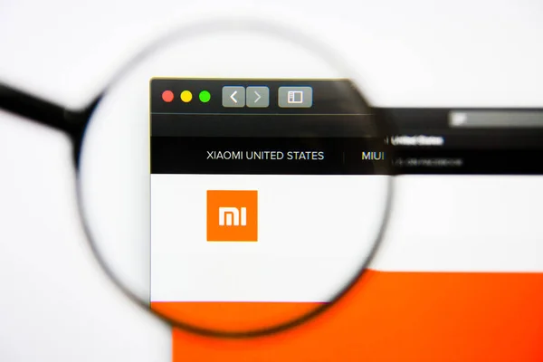 Los Angeles, California, USA - 25 January 2019: Xiaomi Technology website homepage. Xiaomi Technology logo visible on display screen. — Stock Photo, Image