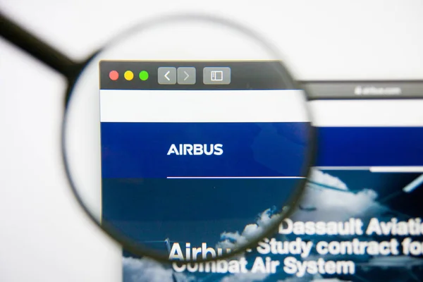 Los Ángeles, California, EE.UU. - 14 de febrero de 2019: Página web aeroespacial de AIRBUS. Logo de AIRBUS visible en la pantalla . — Foto de Stock