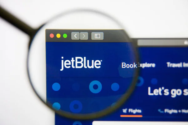 Los Ángeles, California, EE.UU. - 14 de febrero de 2019: Página web de JetBlue Airways. Logo de JetBlue Airways visible en la pantalla . — Foto de Stock