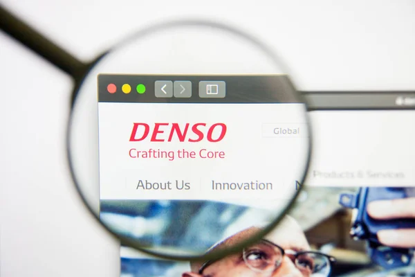 Los Angeles, California, USA - 14 February 2019: Denso website homepage. Denso logo visible on monitor screen. — Stock Photo, Image