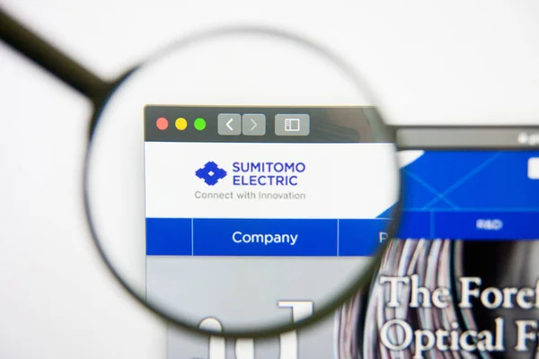 Los Angeles, California, USA - 14 February 2019: Sumitomo Electric website homepage. Sumitomo Electric logo visible on monitor screen. — Stock Photo, Image