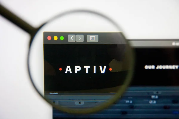 Los Ángeles, California, EE.UU. - 14 de febrero de 2019: Página web de Aptiv. Logotipo Aptiv visible en la pantalla del monitor . — Foto de Stock