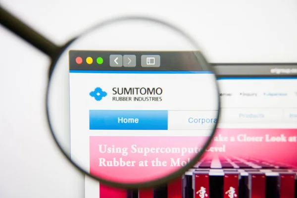 Los Ángeles, California, EE.UU. - 14 de febrero de 2019: página web de Sumitomo Rubber. Logotipo de goma Sumitomo visible en la pantalla del monitor . — Foto de Stock