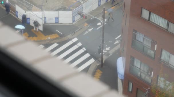 Tokyo, Japon - Vers novembre 2019 : Slider shot, une rue avec chantier de construction — Video