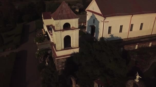 Templo Católico Cidade Século Xix Profundo Voo Drone Sobre Igreja — Vídeo de Stock