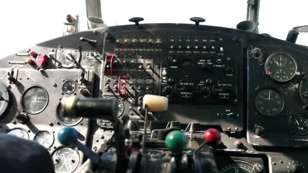 Avião Esqui Tiro Inverno Avião Esqui Detalhes Avião Mãos Piloto — Vídeo de Stock